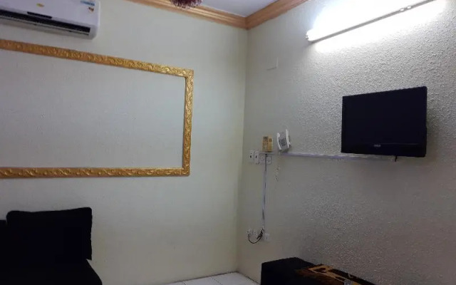 OYO 524 Zahrat Alwaziriya Furnished Apartments