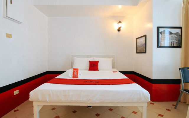 RedDoorz @ The Providence Tower - Vaccinated Staff
