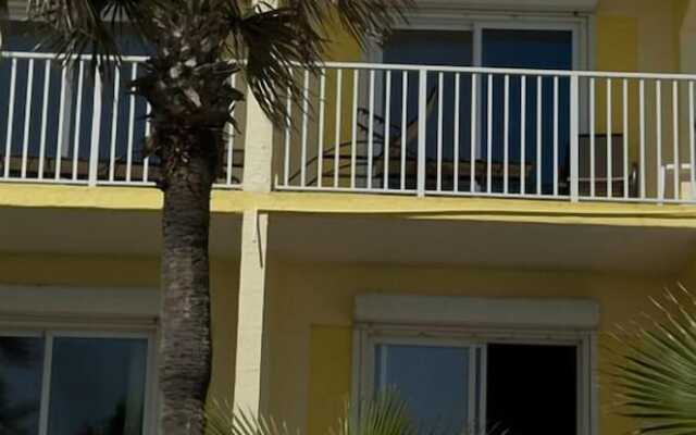 Sand Castle Motel