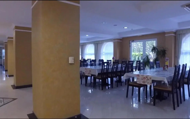 Two Hearts Hotel