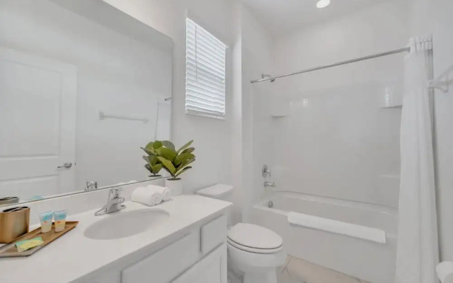 Stunning Bright Family Home Sleeps 25 Bl102