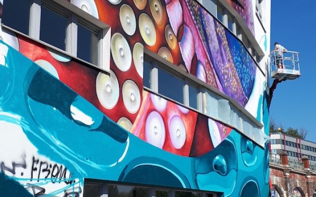 URBAN ISLAND - Riverside Apartments