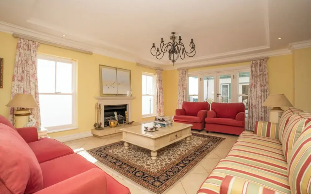 Charming Langebaan Holiday Home With Panoramic Views