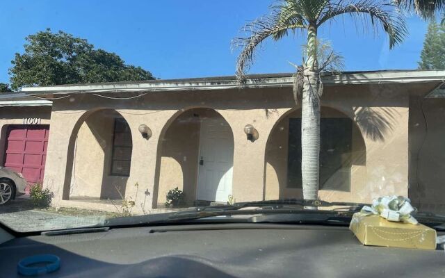 Cozy Guest House Florida Sunrise