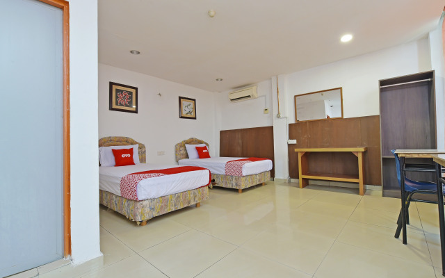 Super OYO 90494 Sam Huat Hotel