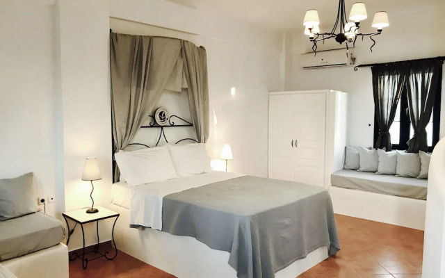 Sarakiniko View Studios