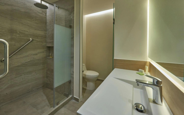 City Express Plus by Marriott San Luis Potosí