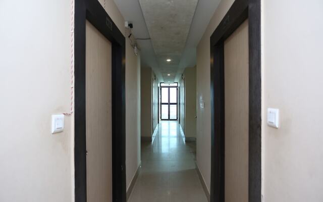 OYO 28314 Hotel Larica
