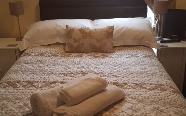 Twin Palms Guesthouse