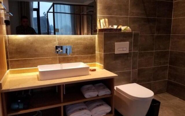Yiming Shuju rural homestay in Jiaxian County