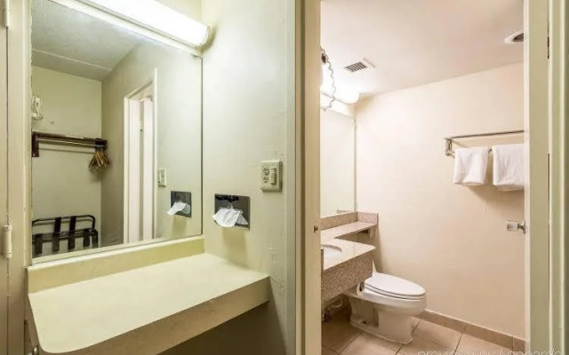 Clarion Inn & Suites