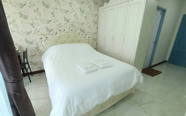 arunsakhon luxury condo