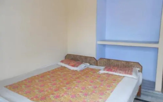 Maruti Guest House