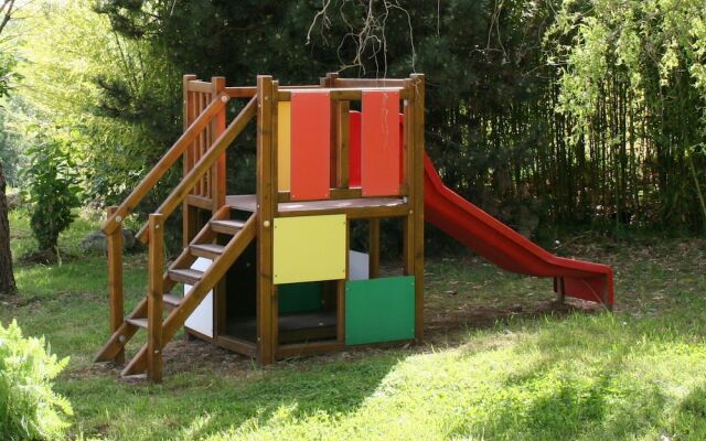 Secluded holiday home with a dishwasher, not far from Sarlat