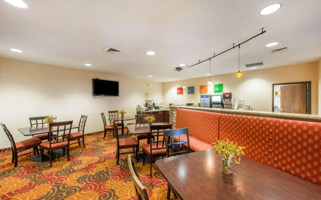 Comfort Suites Altoona North