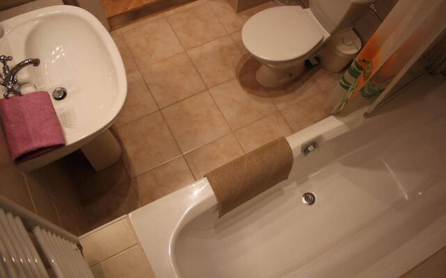 Pal's Hostel & Apartments