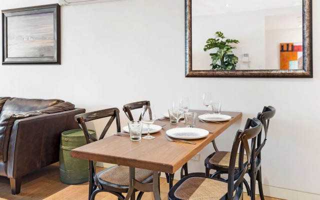 Surry Hills Modern Two Bedroom - 13 CRN