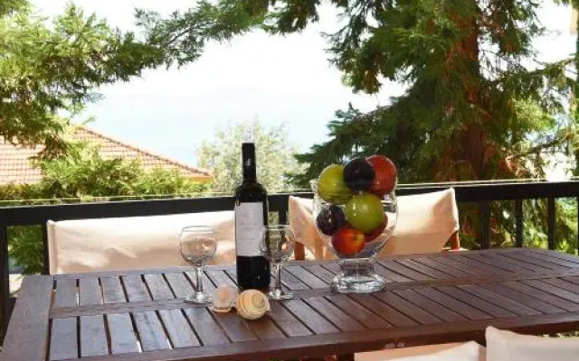 Arcadian Apartments & Studios