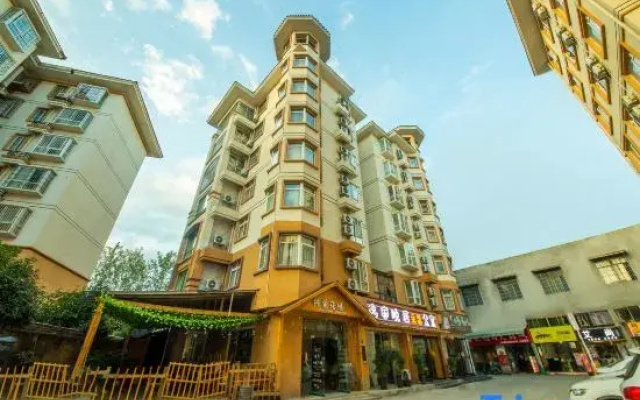 Yijia Evening Residence Theme Apartment