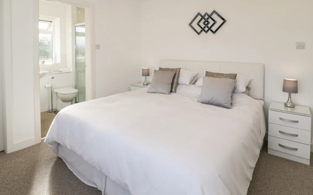 Top Of The Lane Luxury Holiday Apartment