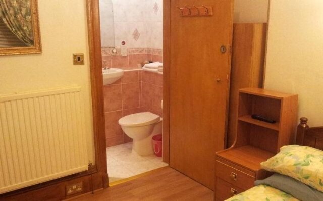 4 Friends House