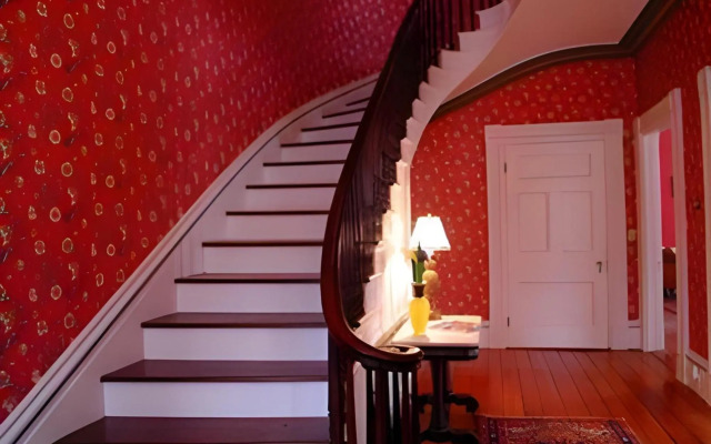 Delano Homestead Bed & Breakfast