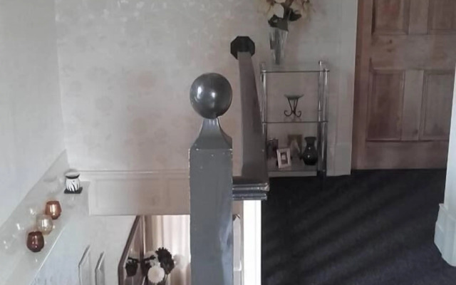 EsJays at Knowles House