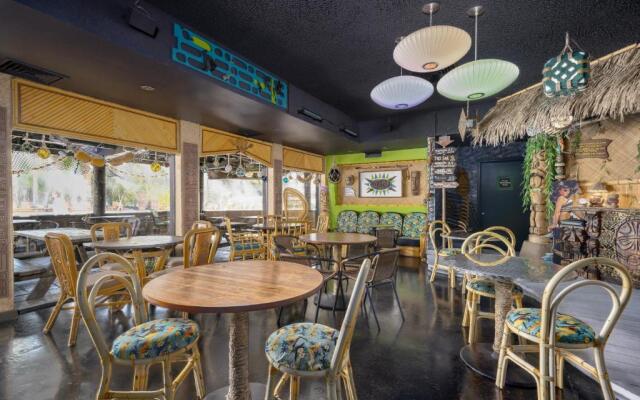 Caliente Tropics Hotel