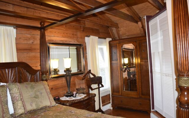 Plantation Oaks Inn
