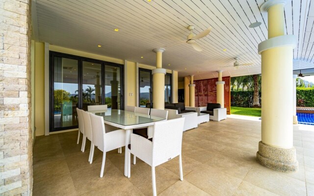 Luxury Mansion On Golf Course - BMG5