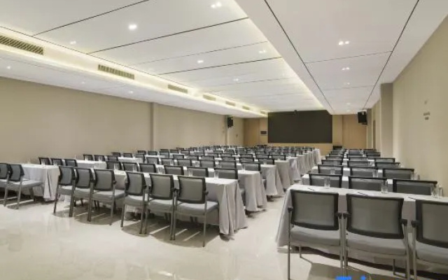 Lavande Hotel · Korla Jiuding Market Branch – Business – Korla