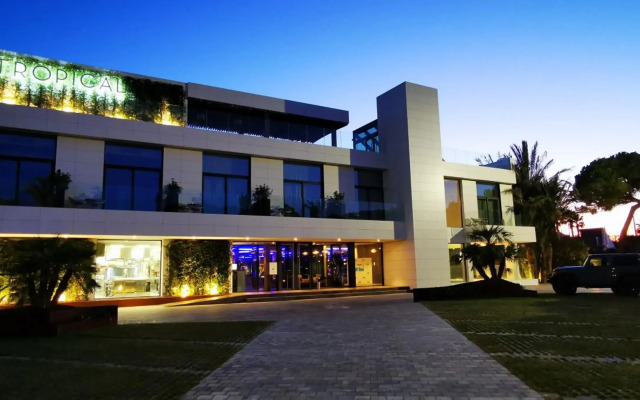 Hotel Tropical Gava Mar