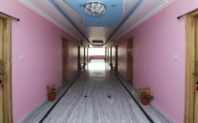 Hotel Ganga Mahal by OYO Rooms