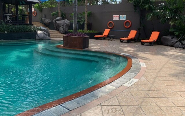 Elegant And Comfy 1Br At Ascott Thamrin Apartment