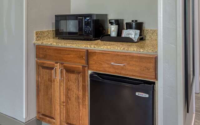 La Quinta Inn & Suites by Wyndham Visalia/Sequoia Gateway
