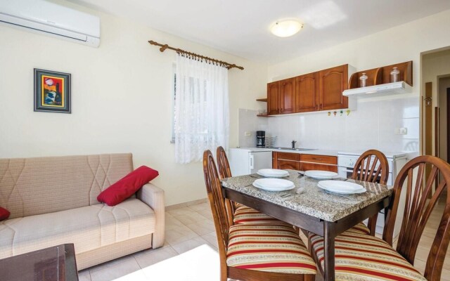 Nice Home in Icici With Wifi and 1 Bedrooms