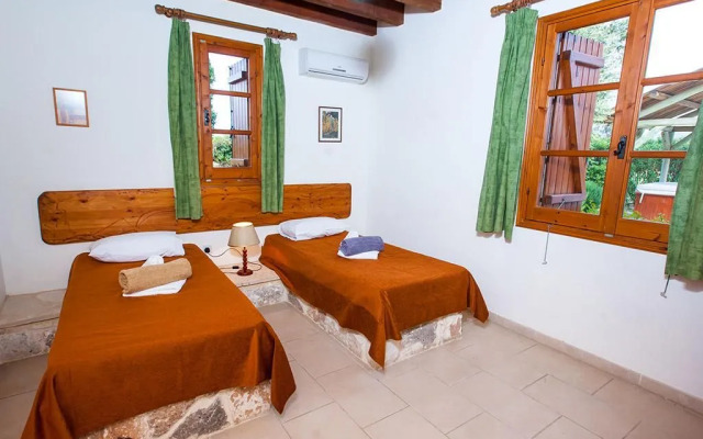Olive Grove 2/3 Villa