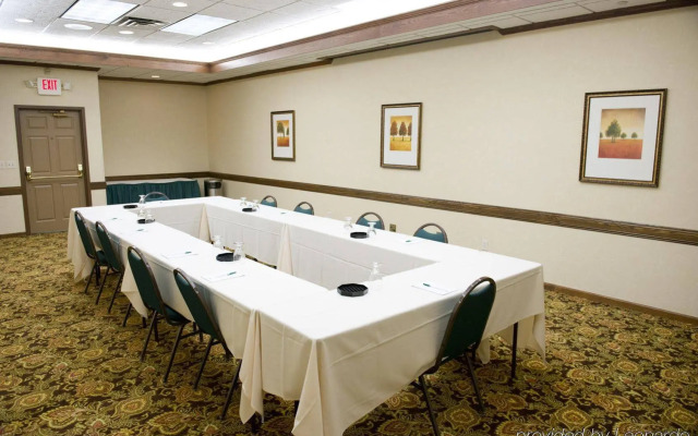 Country Inn & Suites by Radisson, Chanhassen, MN