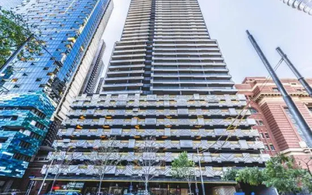 Southern Cross Modern 1BR Steps from Everything MEL CBD