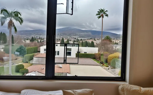 Melrose Rooftop Boutique Residences
