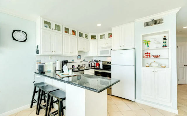Beautiful Blue Heron Sleeps 6 Great Views