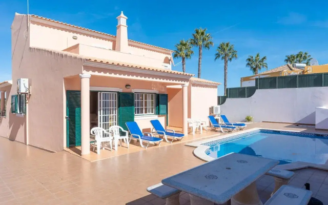 Villa Santa Maria With 3 Bedrooms and 4 Bathrooms