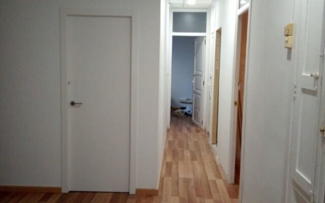 Apartment With 4 Bedrooms in València, With Terrace - 5 km From the Be