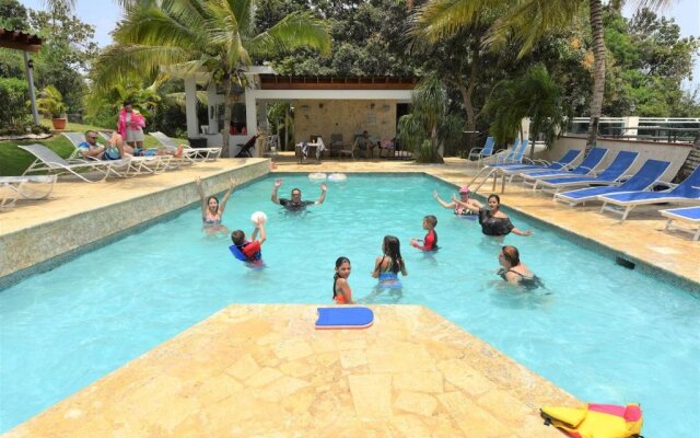 Isabela Villa Bonita - Vacation & Event Venue Sleeps 50!