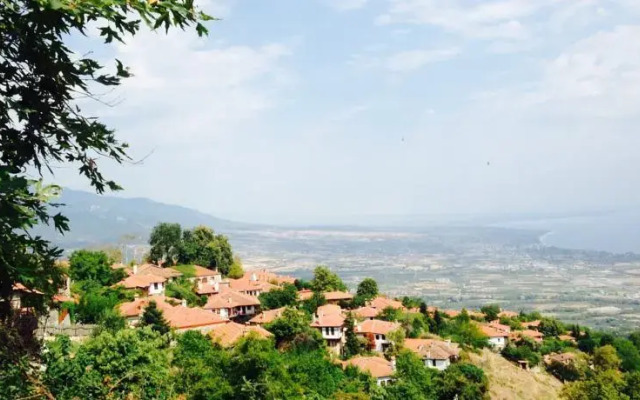 Artemis Hotel