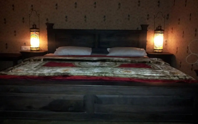 Desert Glamping