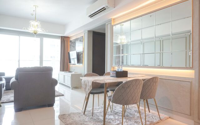 Warm And Elegant 2Br At The Kensington Royal Suites Apartment