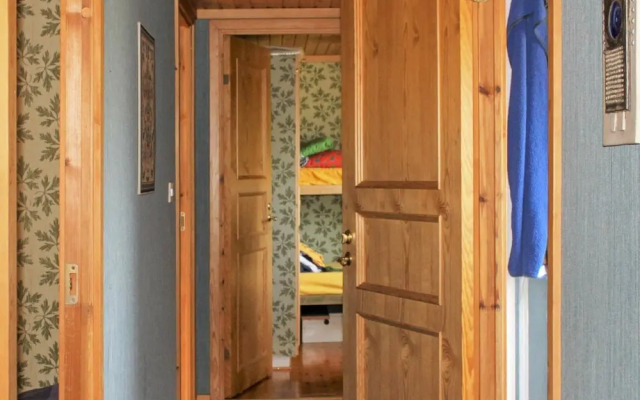 Scenic Lakeside Cottage-by Traum