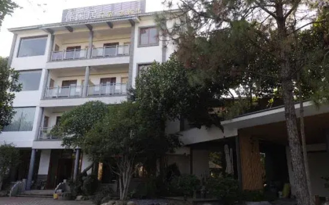 Luofu BanXianJu · Courtyard Residence