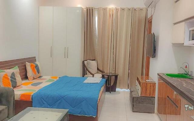 NE-1st time in Noida Stay In mall